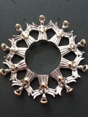 Vintage Avon Angel Wreath Brooch "Circle Of Angels"